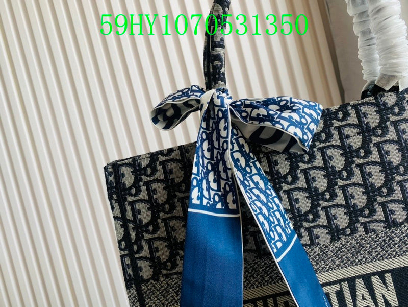 Christian Dior Luxury Bag - The Tote   260