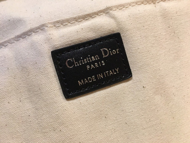 Christian Dior Luxury - The Tote   767