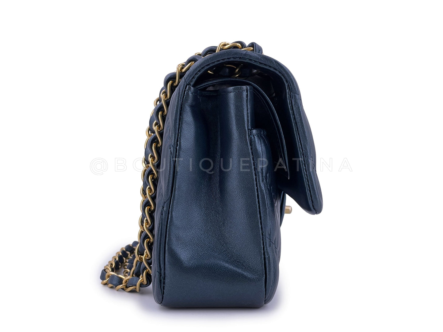 Chanel 2018 Pearly Navy Blue Pleated Chevron Medium Classic Double Flap Bag GHW