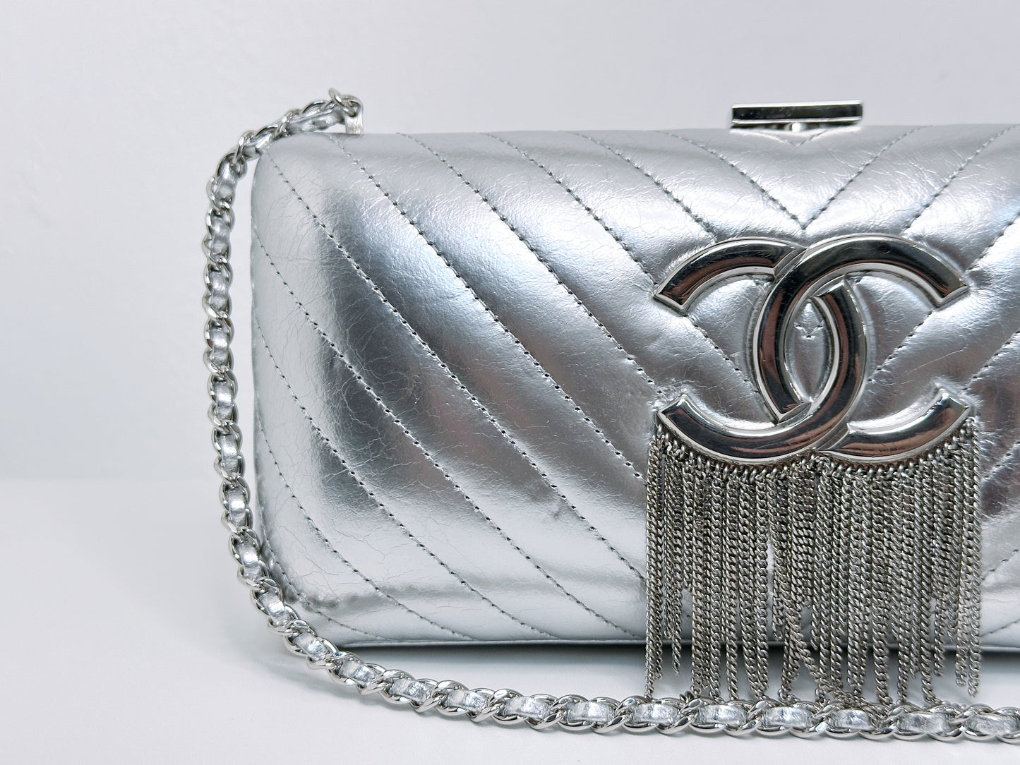 Chanel Silver Chain Fringe Leather Clutch Bag Silvery 2572 holo