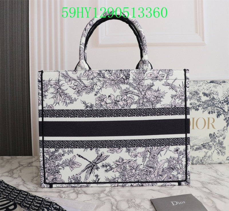 Christian Dior Luxury Bag - The Tote   191