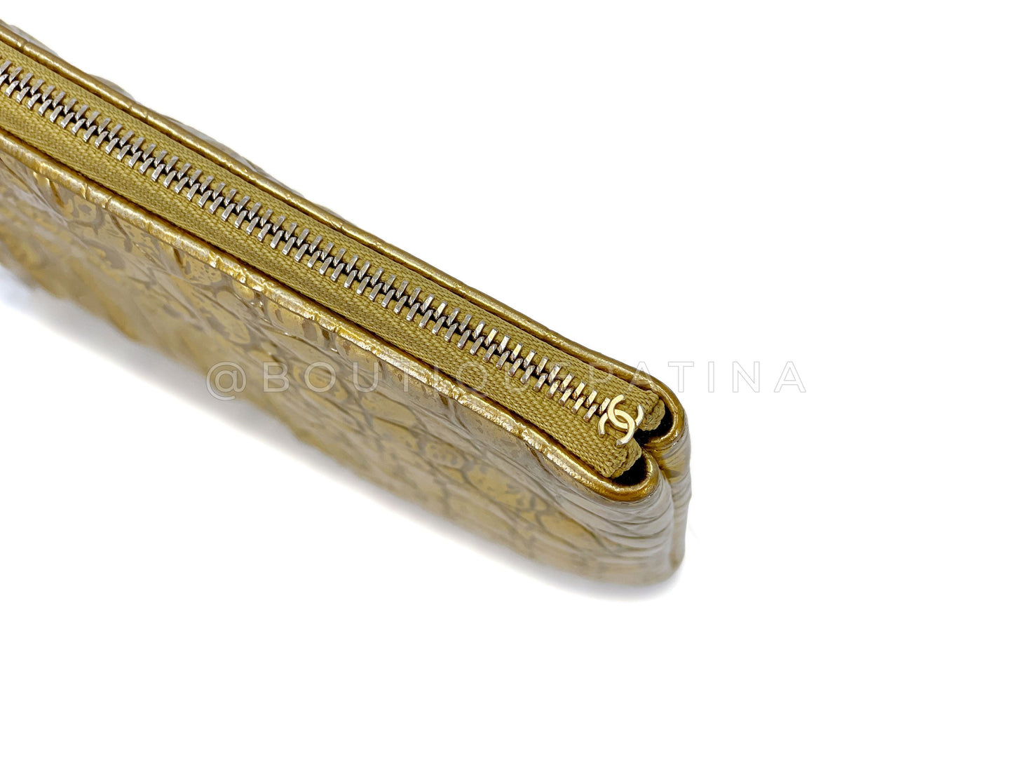 Chanel 19A Egypt Paris-New York Crocodile Print Gold Clutch O Case Bag Medium OED