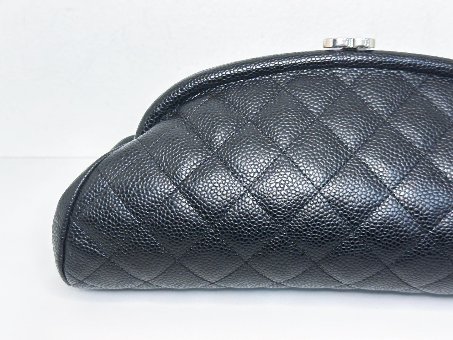 Chanel Quilted Timeless Kisslock Clutch Black Caviar holo 1193