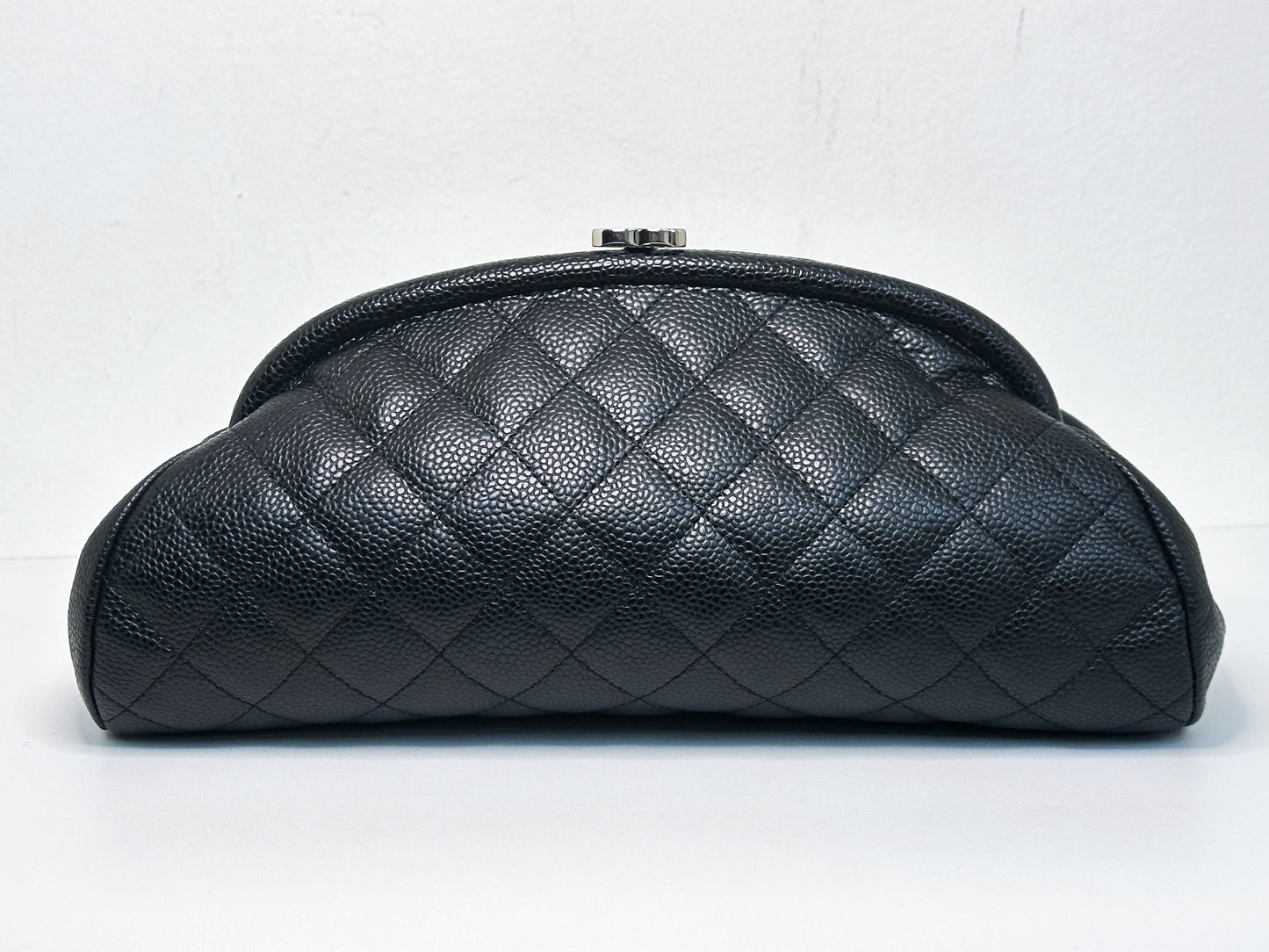 Chanel Quilted Timeless Kisslock Clutch Black Caviar holo 1193