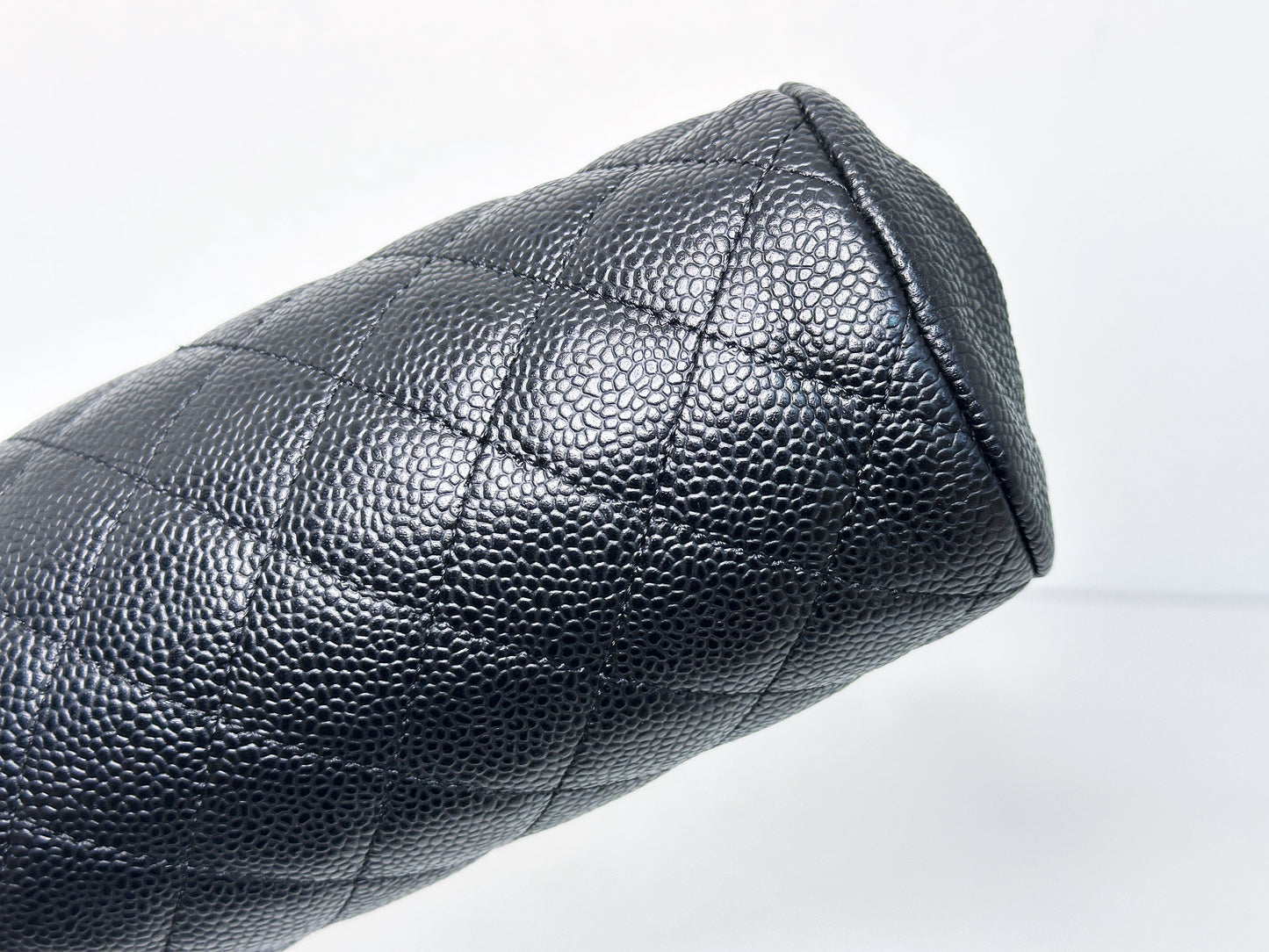 Chanel Quilted Timeless Kisslock Clutch Black Caviar holo 1193