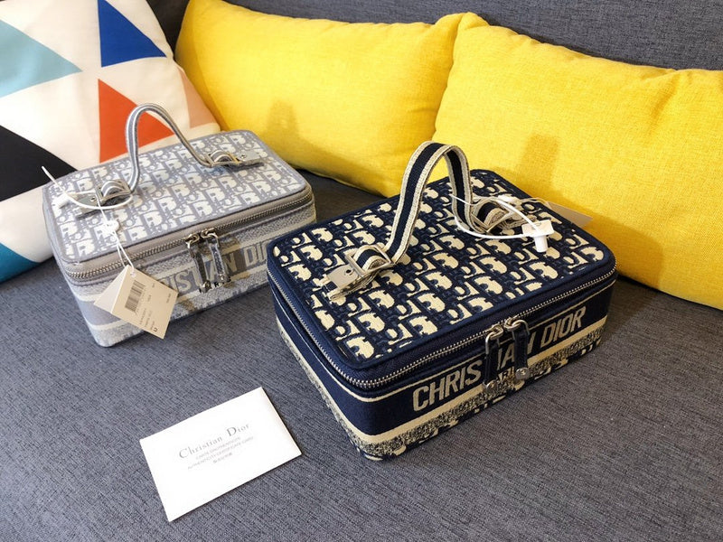 Christian Dior Luxury - The Tote   685