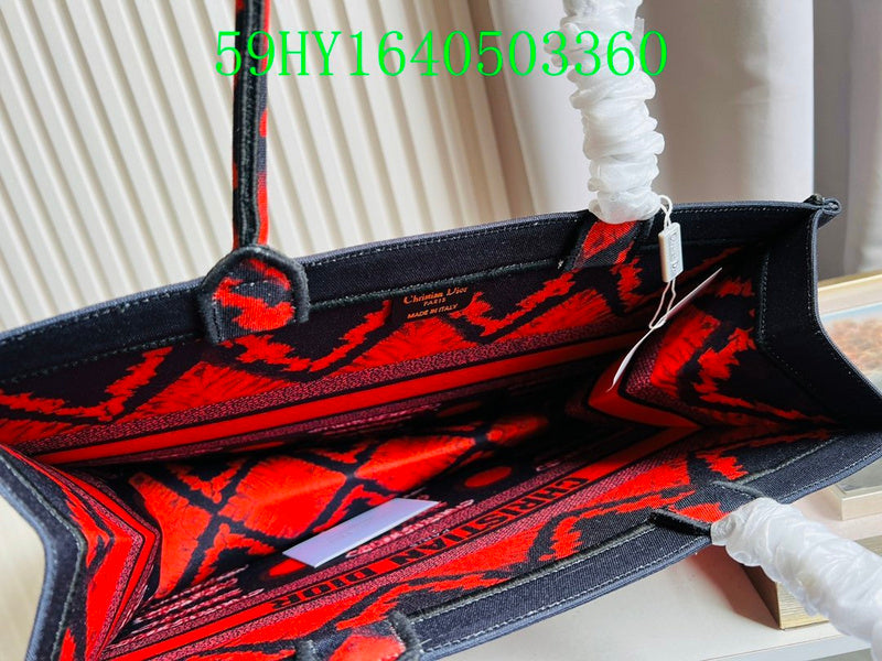 Christian Dior Luxury Bag - The Tote   296