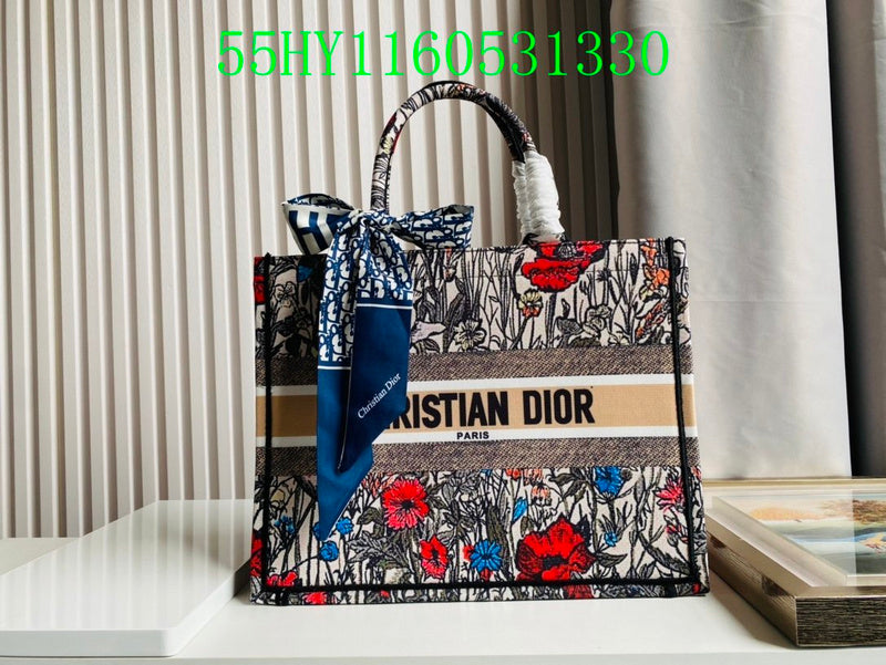 Christian Dior Luxury Bag - The Tote   250