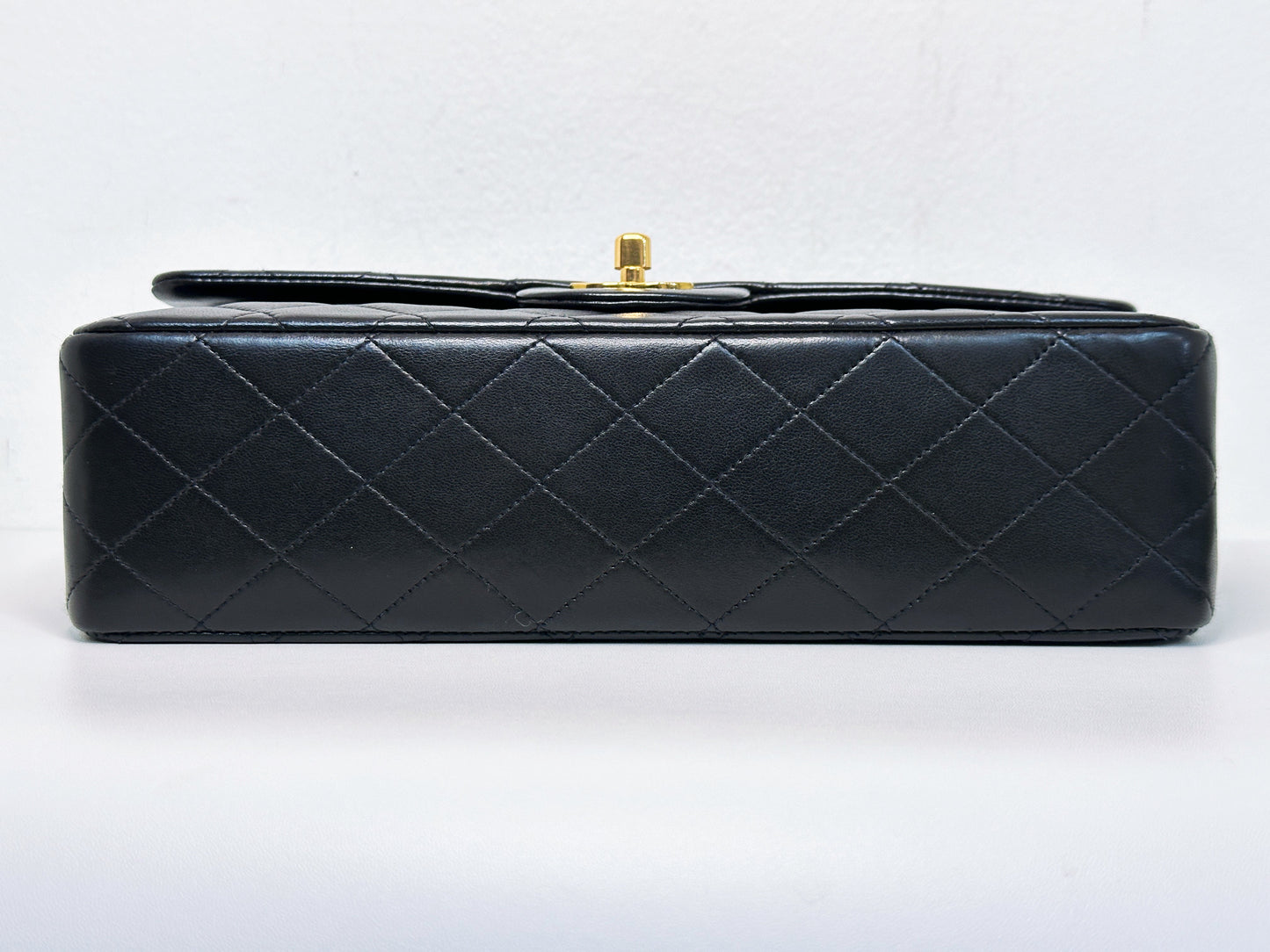 Chanel Vintage Black Quilted Lambskin Medium Classic Double Flap Bag 2843 holo card