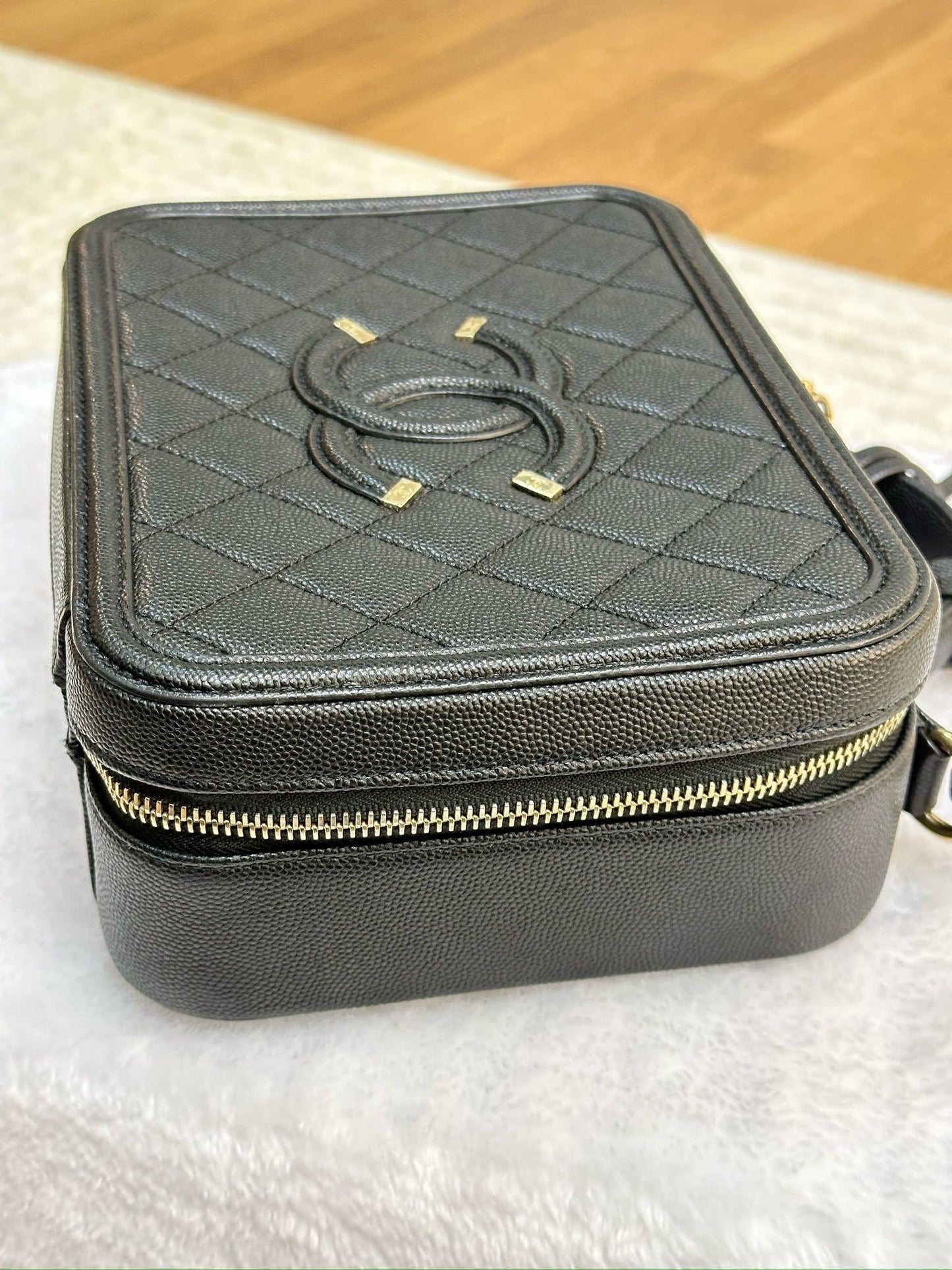 Chanel Medium Filigree Vanity Case Quilted Caviar Black GHW 2899 holo card