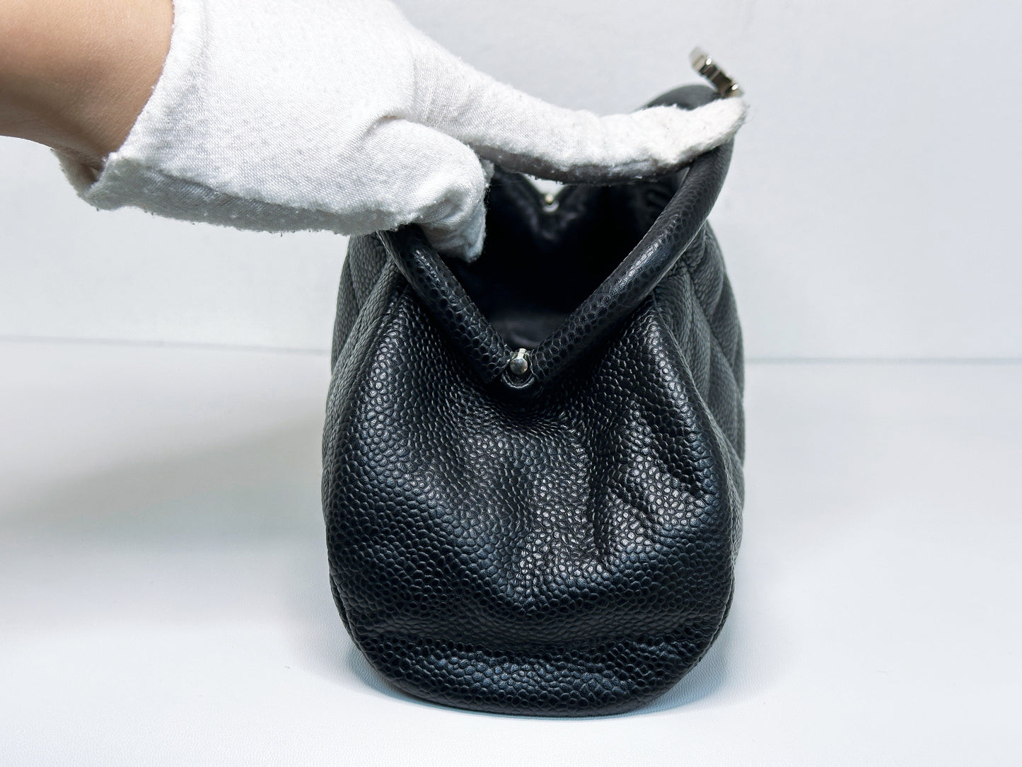Chanel Quilted Timeless Kisslock Clutch Black Caviar holo 1193