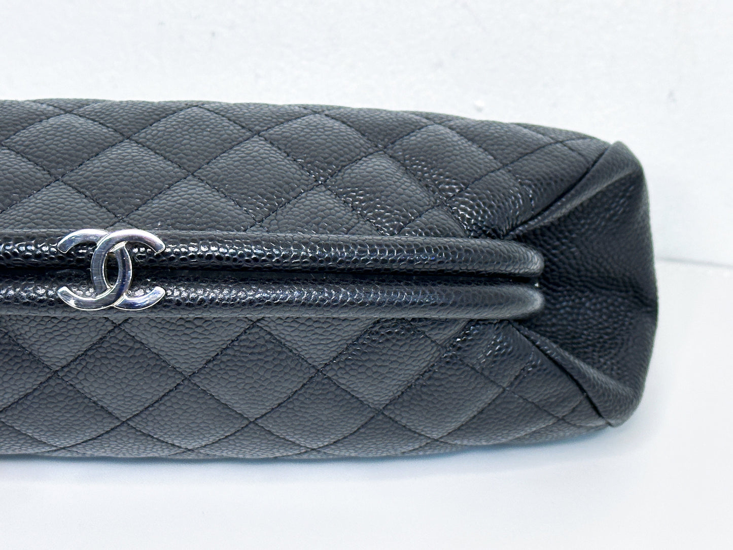 Chanel Quilted Timeless Kisslock Clutch Black Caviar holo 1193