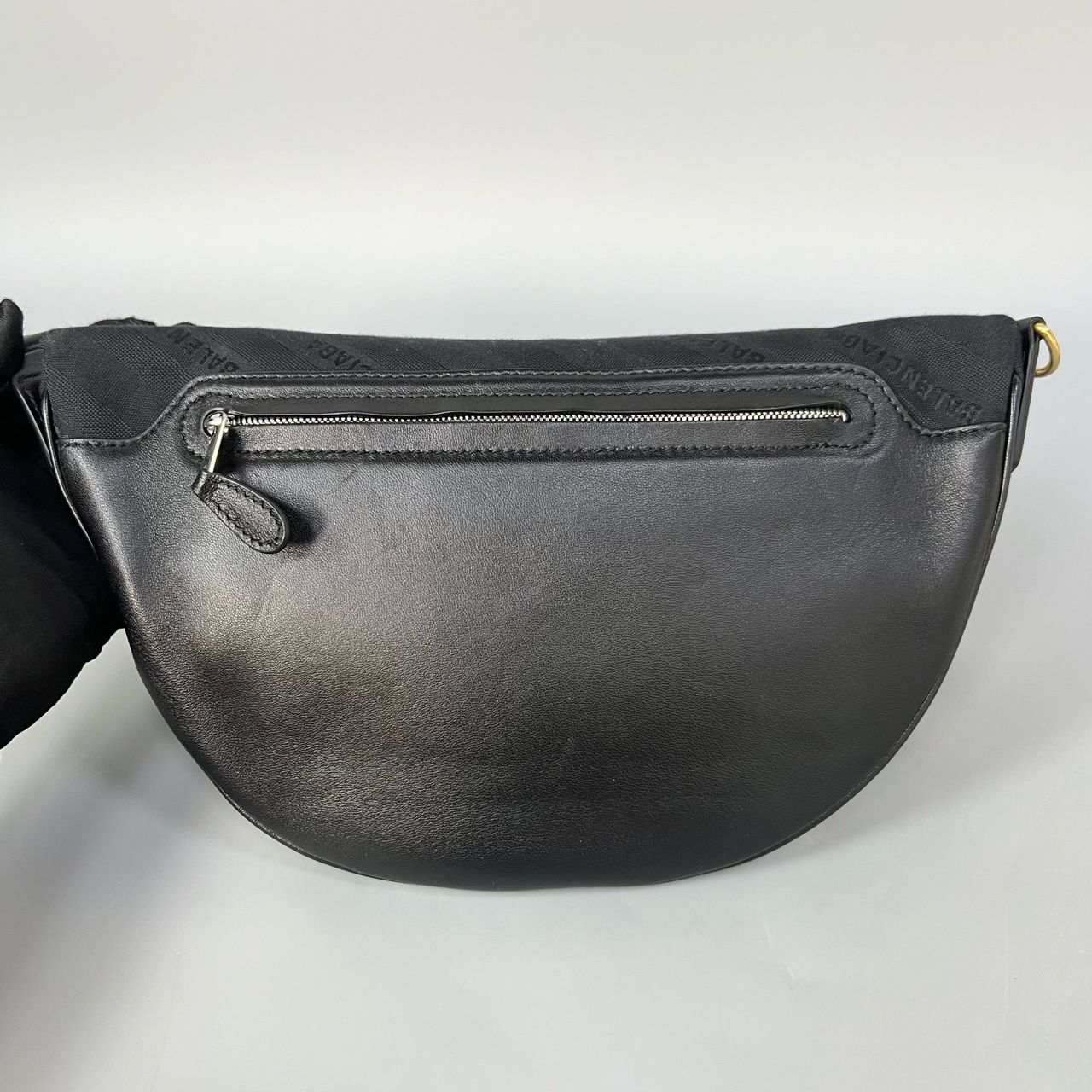 Preloved Balenciaga bumbag black 25cm*17cm XJ11378