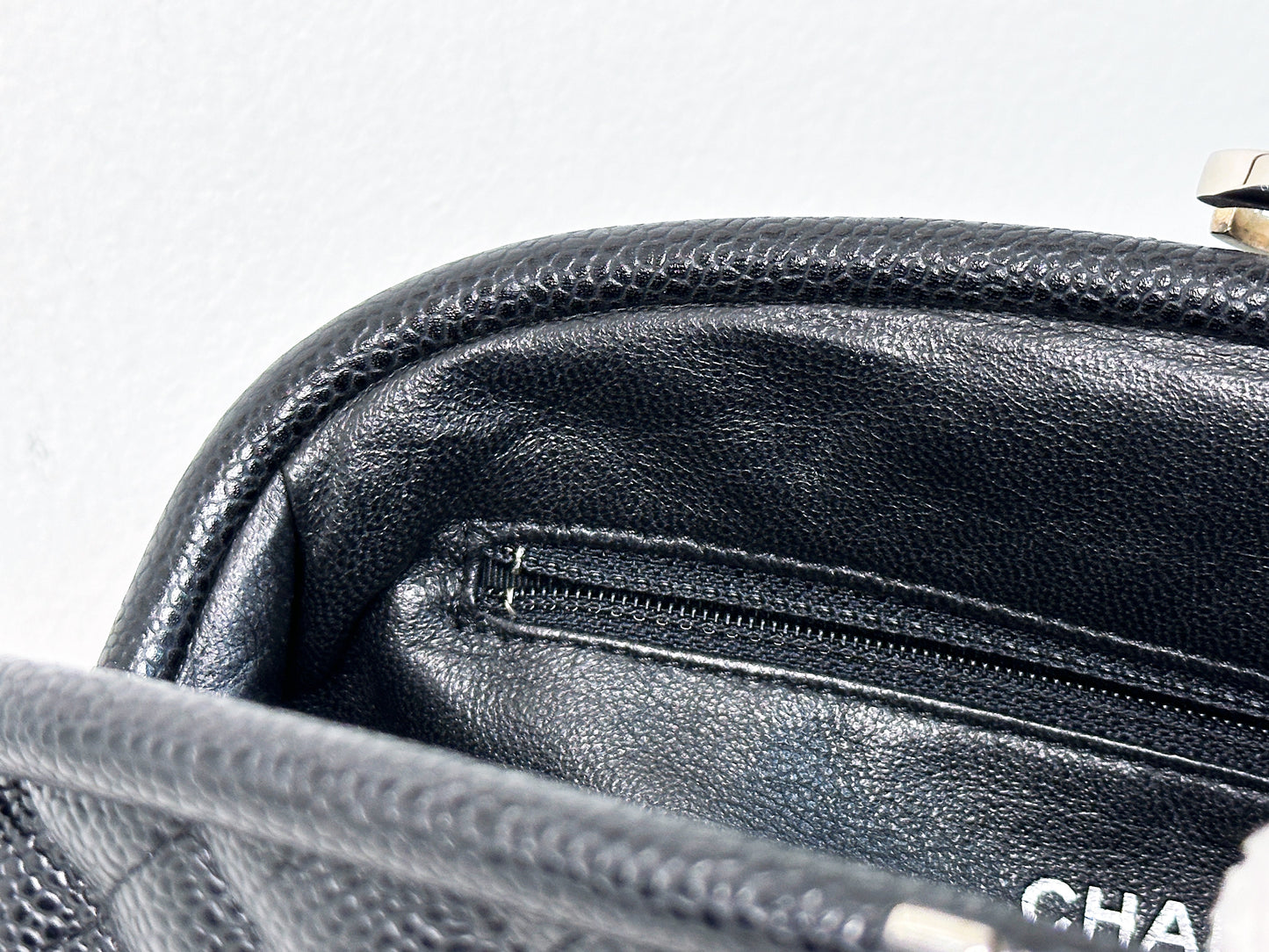 Chanel Quilted Timeless Kisslock Clutch Black Caviar holo 1193