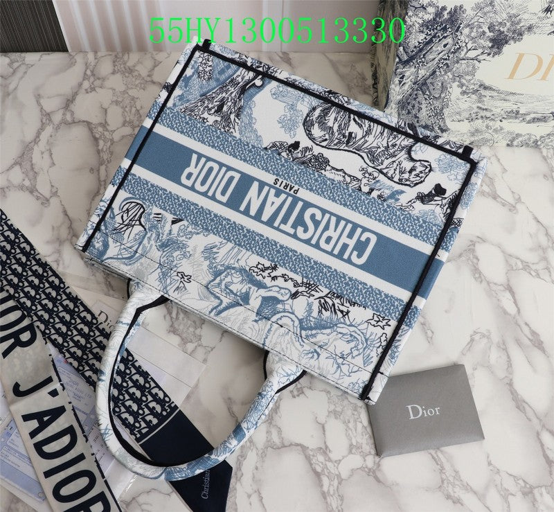 Christian Dior Luxury Bag - The Tote   192