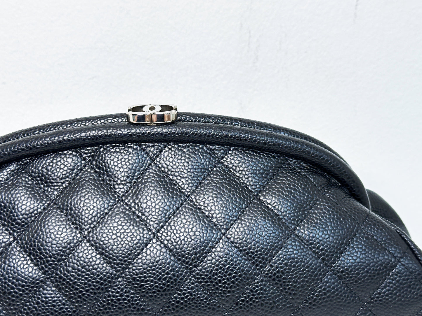 Chanel Quilted Timeless Kisslock Clutch Black Caviar holo 1193