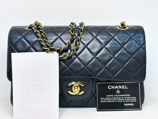 Chanel Vintage Black Quilted Lambskin Medium Classic Double Flap Bag 2843 holo card
