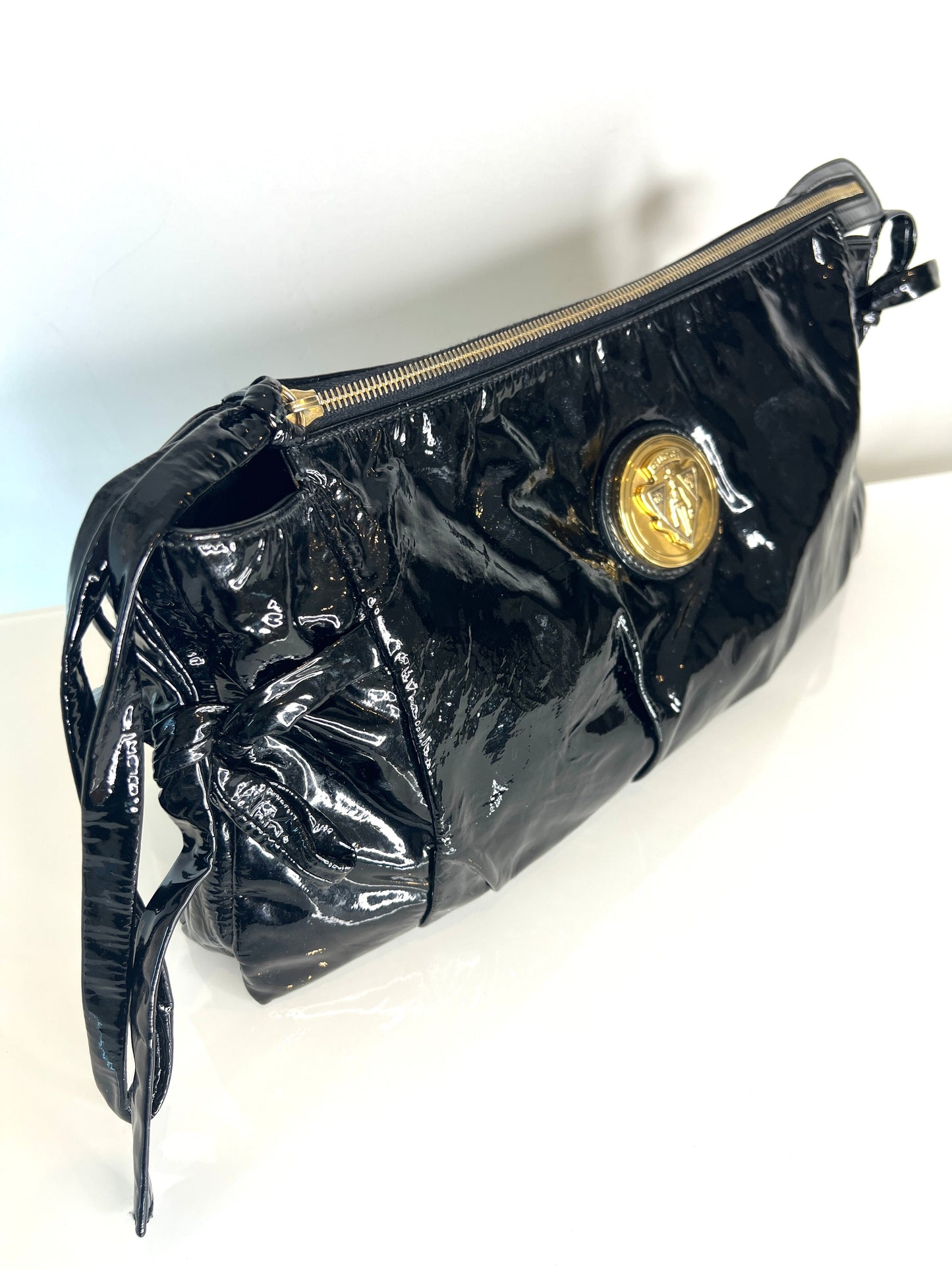 Gucci Pre-Loved Black Patent Leather Large Hysteria Clutch Bag