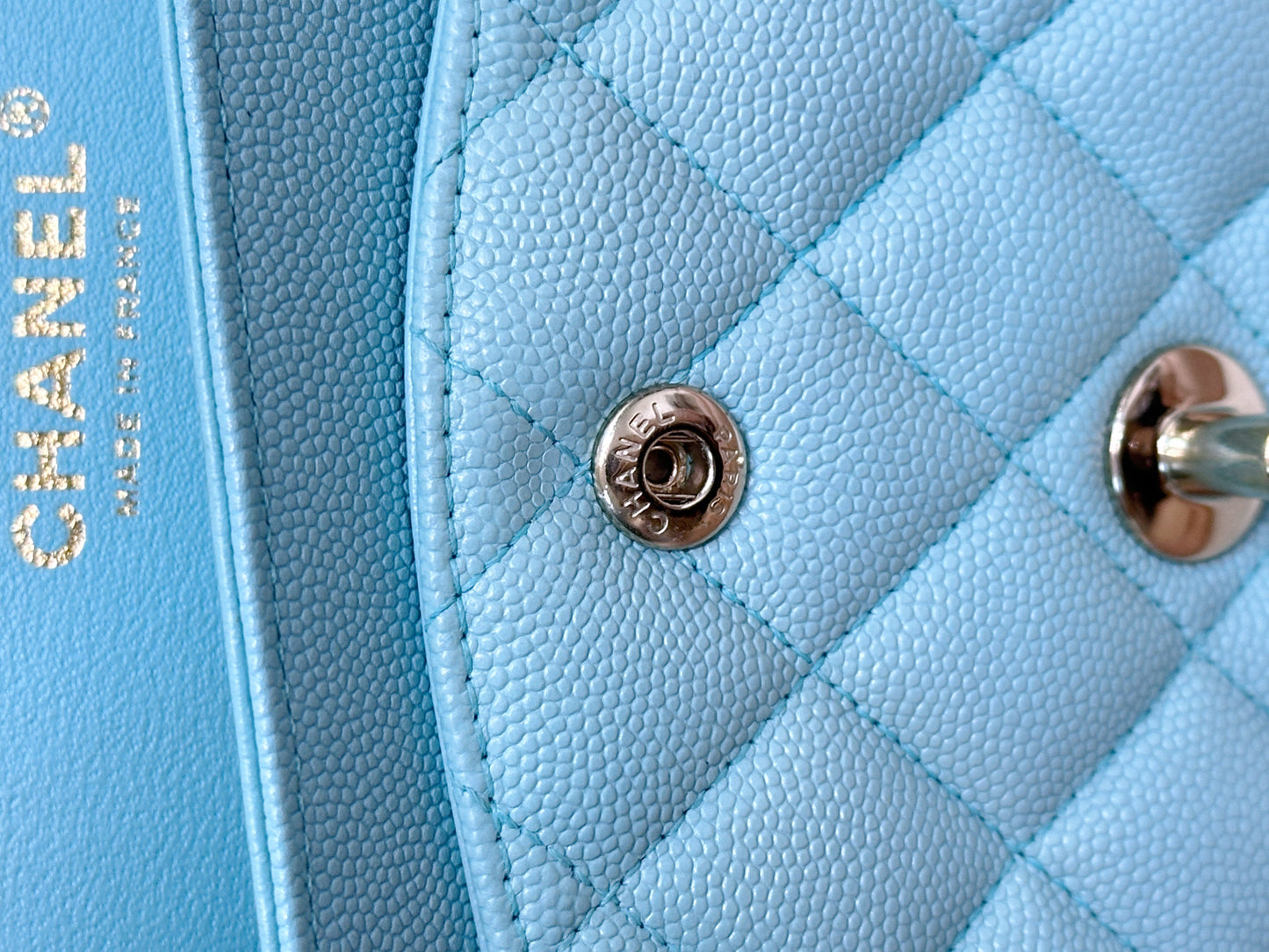 Tiffany Blue Caviar Quilted Classic Flap Medium LGHW