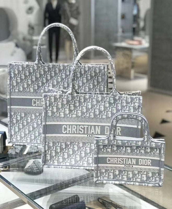 Christian Dior Luxury Bag - The Tote   401