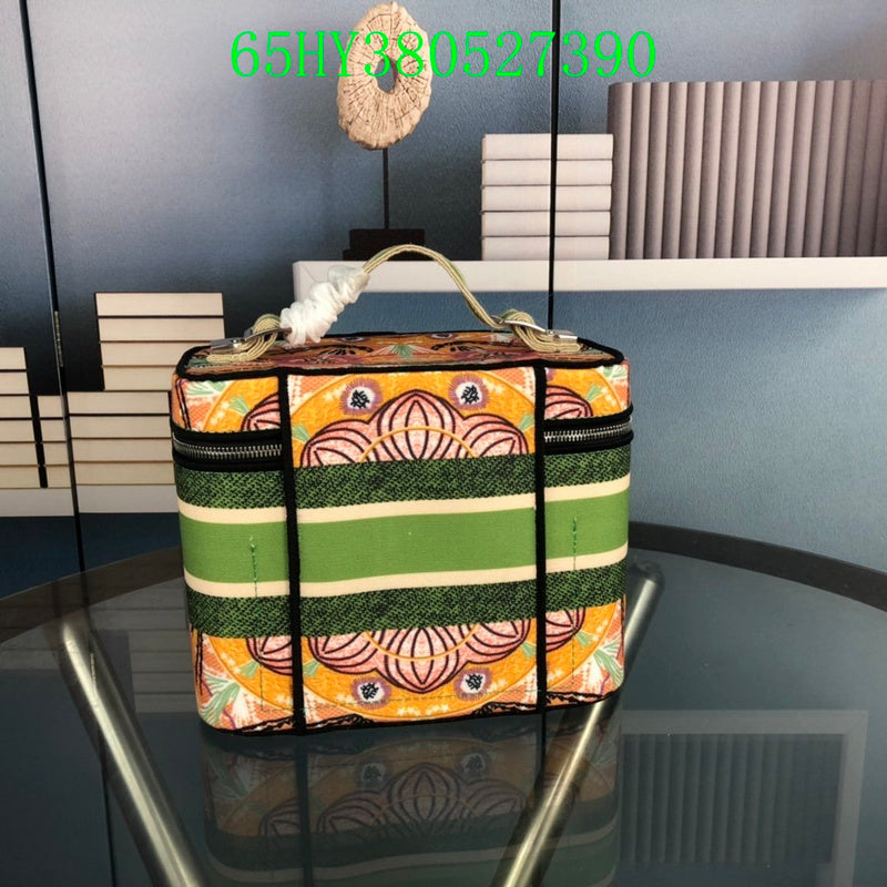 Christian Dior Luxury - The Tote   679