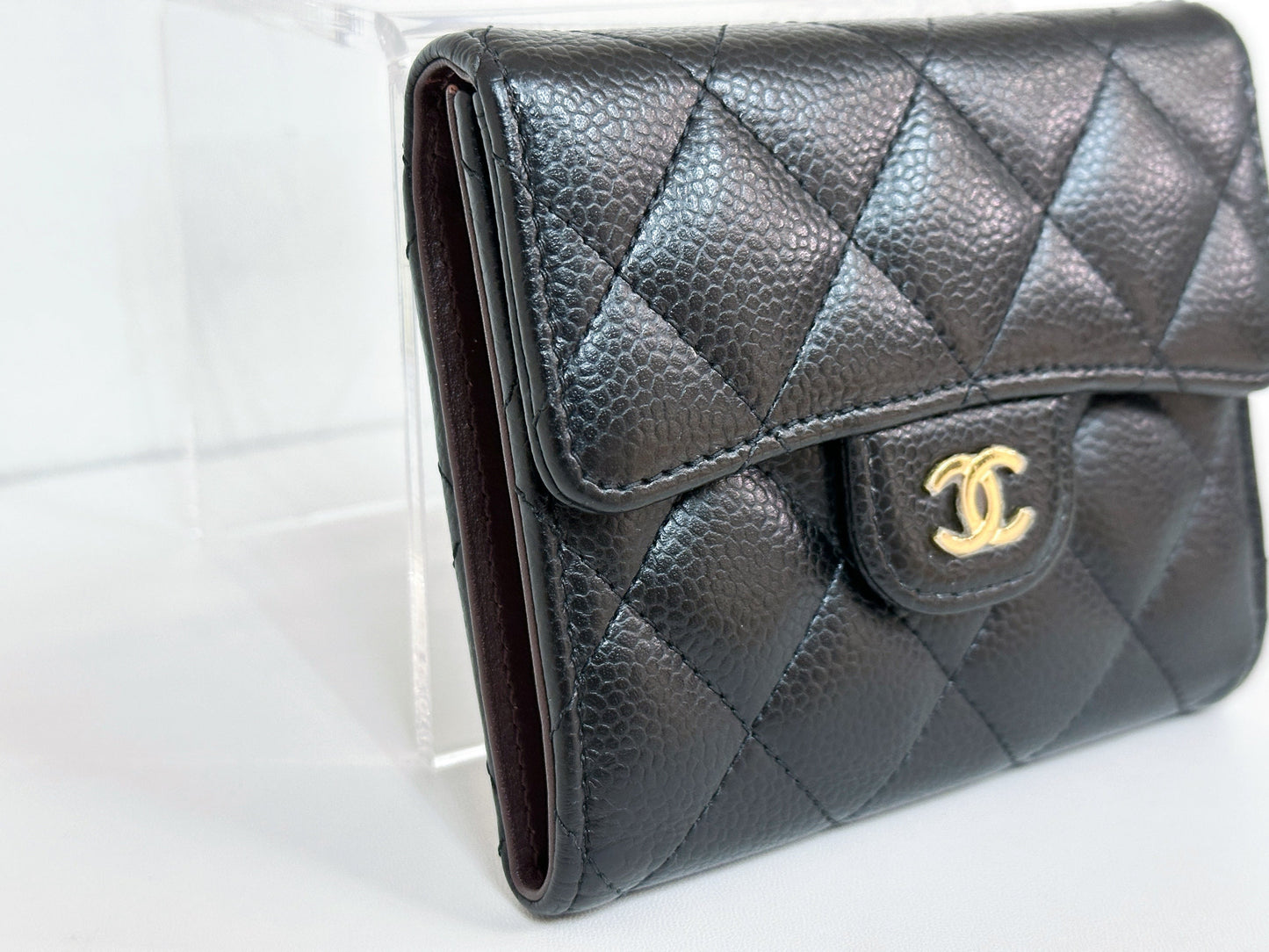 CHANEL CLASSIC TRIFOLD COMPACT IN BLACK CAVIAR WALLET GHW UPKJ holo