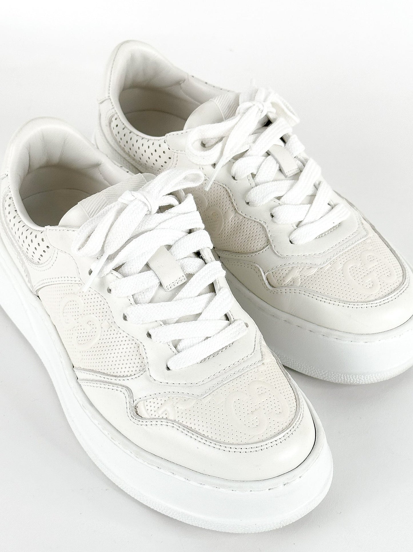 Gucci White Leather GG Embossed Perforated Leather Trainers Sneakers Size 35