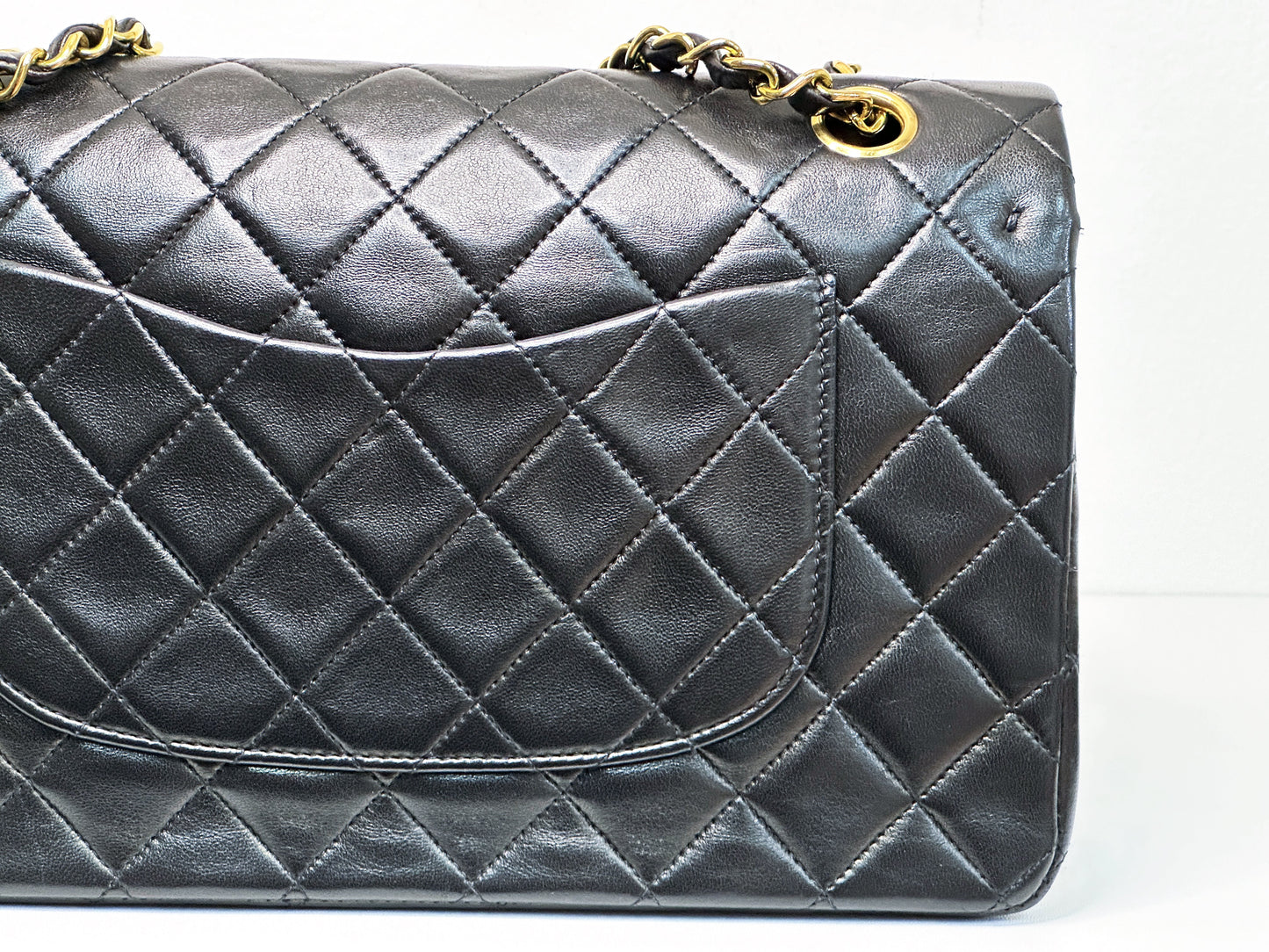 Chanel Vintage Black Quilted Lambskin Medium Classic Double Flap Bag 2843 holo card
