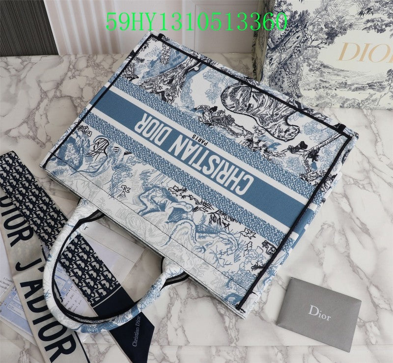 Christian Dior Luxury Bag - The Tote   193