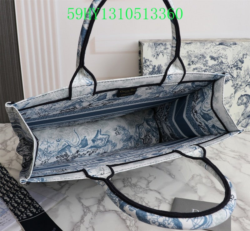 Christian Dior Luxury Bag - The Tote   193