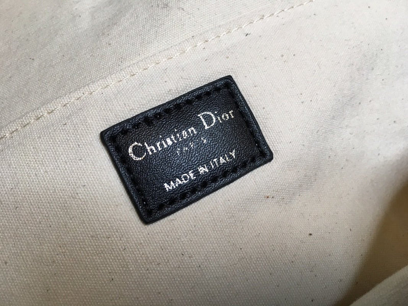 Christian Dior Luxury - The Tote   768