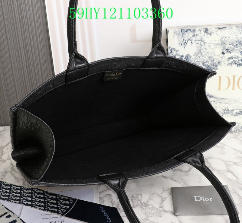 Christian Dior Luxury Bag - The Tote   236