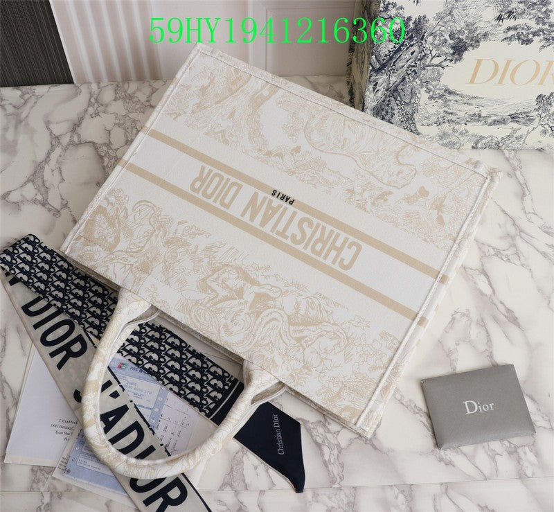 Christian Dior Luxury Bag - The Tote   316