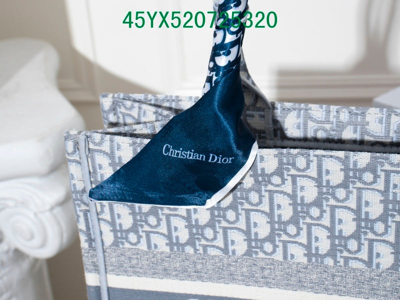 Christian Dior Luxury - The Tote   402