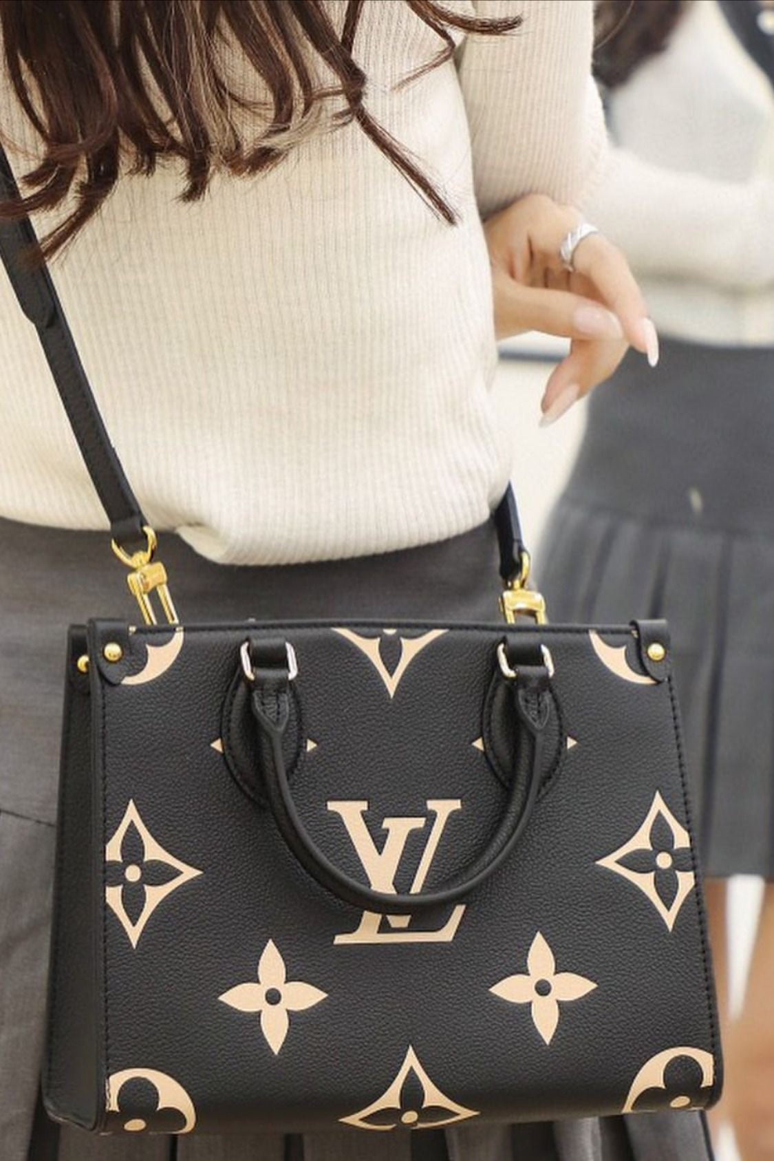 LOUIS VUITTON ON-THE-Go PM