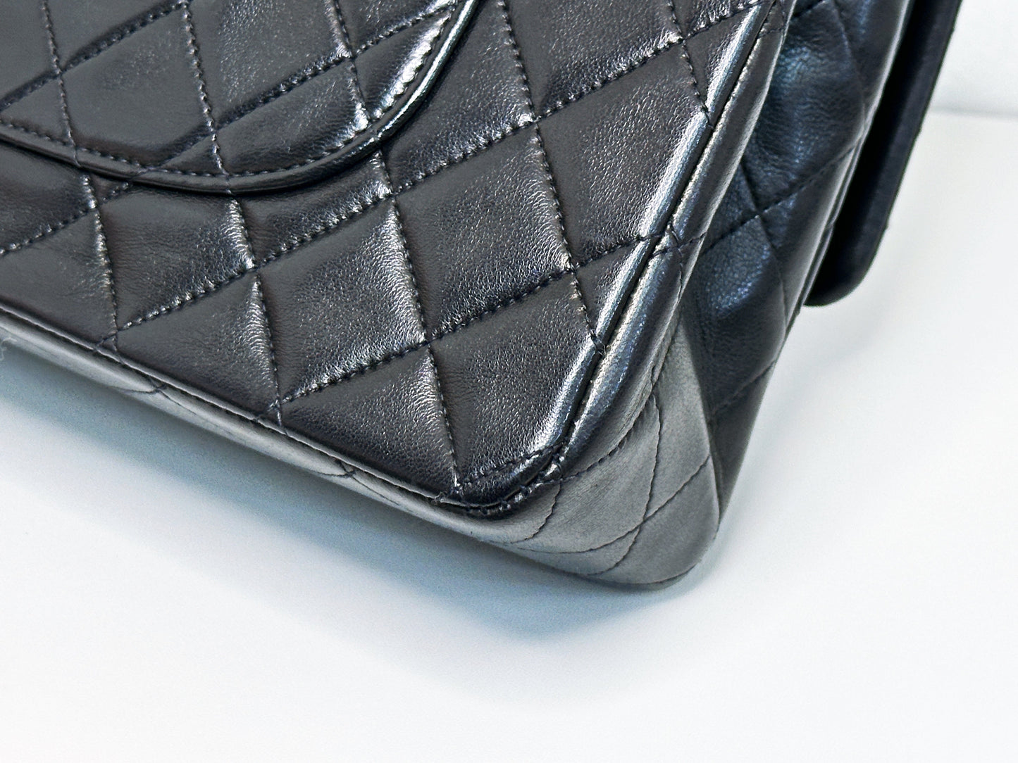 Chanel Vintage Black Quilted Lambskin Medium Classic Double Flap Bag 2843 holo card
