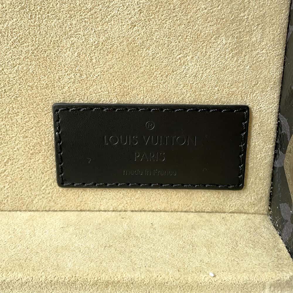 LOUIS VUITTON Alzer Noir Monogram Eclipse Size 55