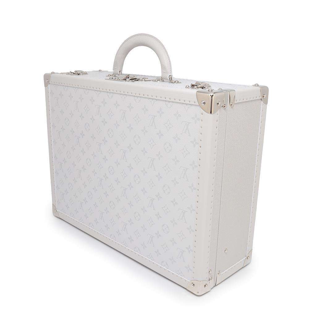 LOUIS VUITTON Bisten WhiteM30956 Monogram Taiga Leather Size 50
