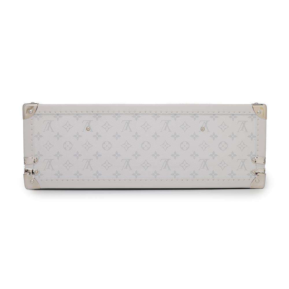 LOUIS VUITTON Bisten WhiteM30956 Monogram Taiga Leather Size 50