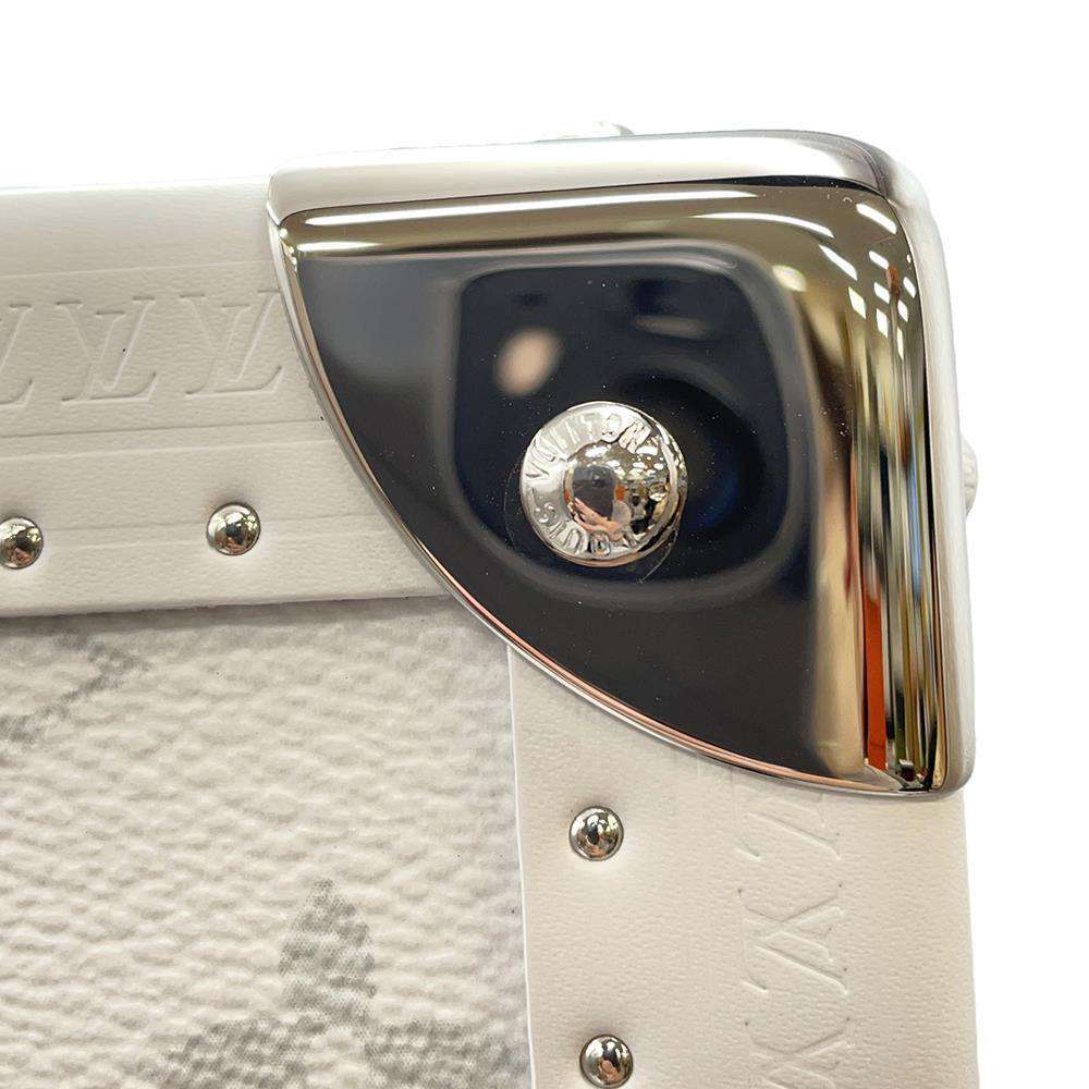 LOUIS VUITTON Bisten WhiteM30956 Monogram Taiga Leather Size 50