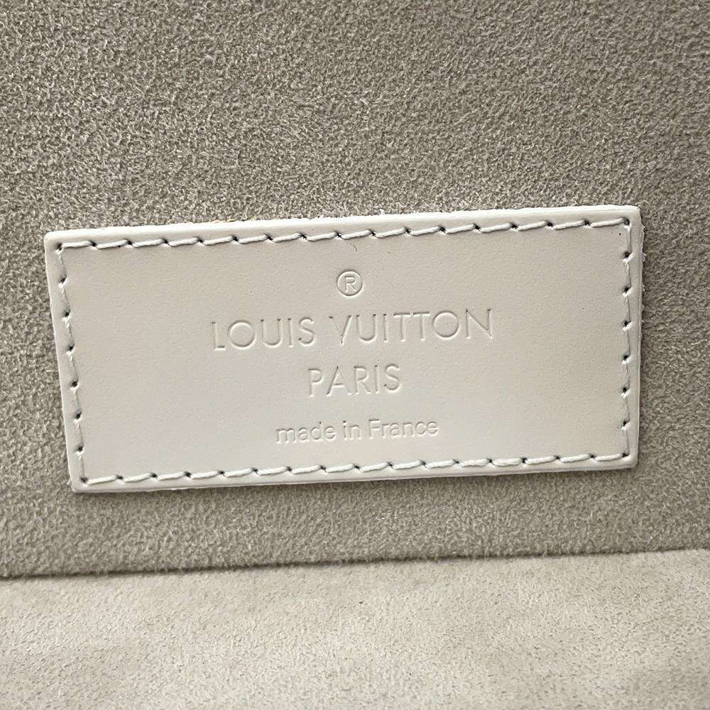LOUIS VUITTON Bisten WhiteM30956 Monogram Taiga Leather Size 50