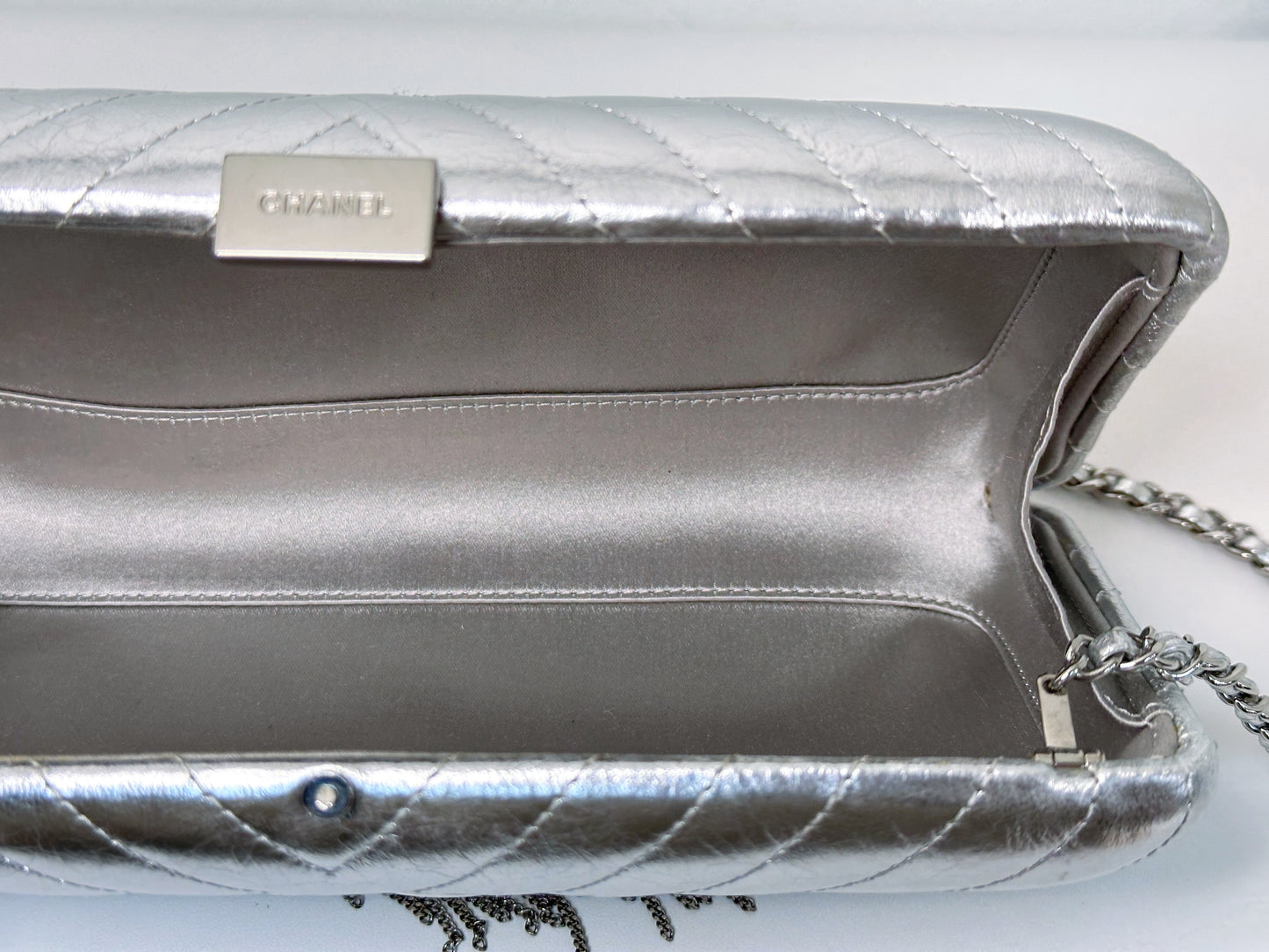 Chanel Silver Chain Fringe Leather Clutch Bag Silvery 2572 holo