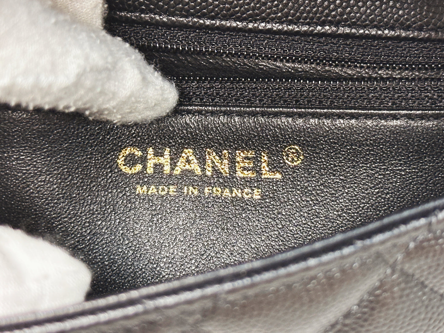 Chanel Quilted Caviar Classic Clutch GHW Black 2683 holo card