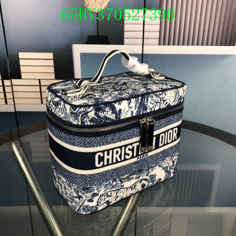 Christian Dior Luxury - The Tote   677
