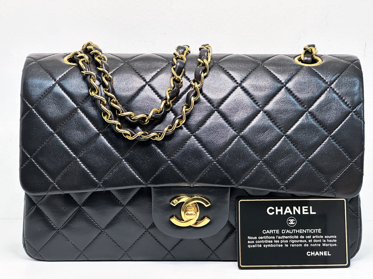 Chanel Vintage Black Quilted Lambskin Medium Classic Double Flap Bag 2843 holo card