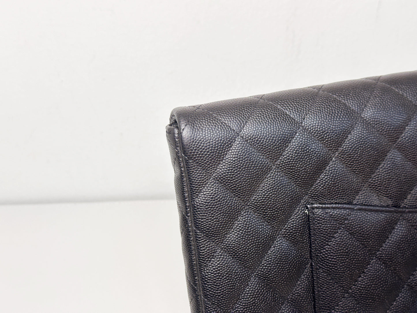 Chanel Quilted Caviar Classic Clutch GHW Black 2683 holo card