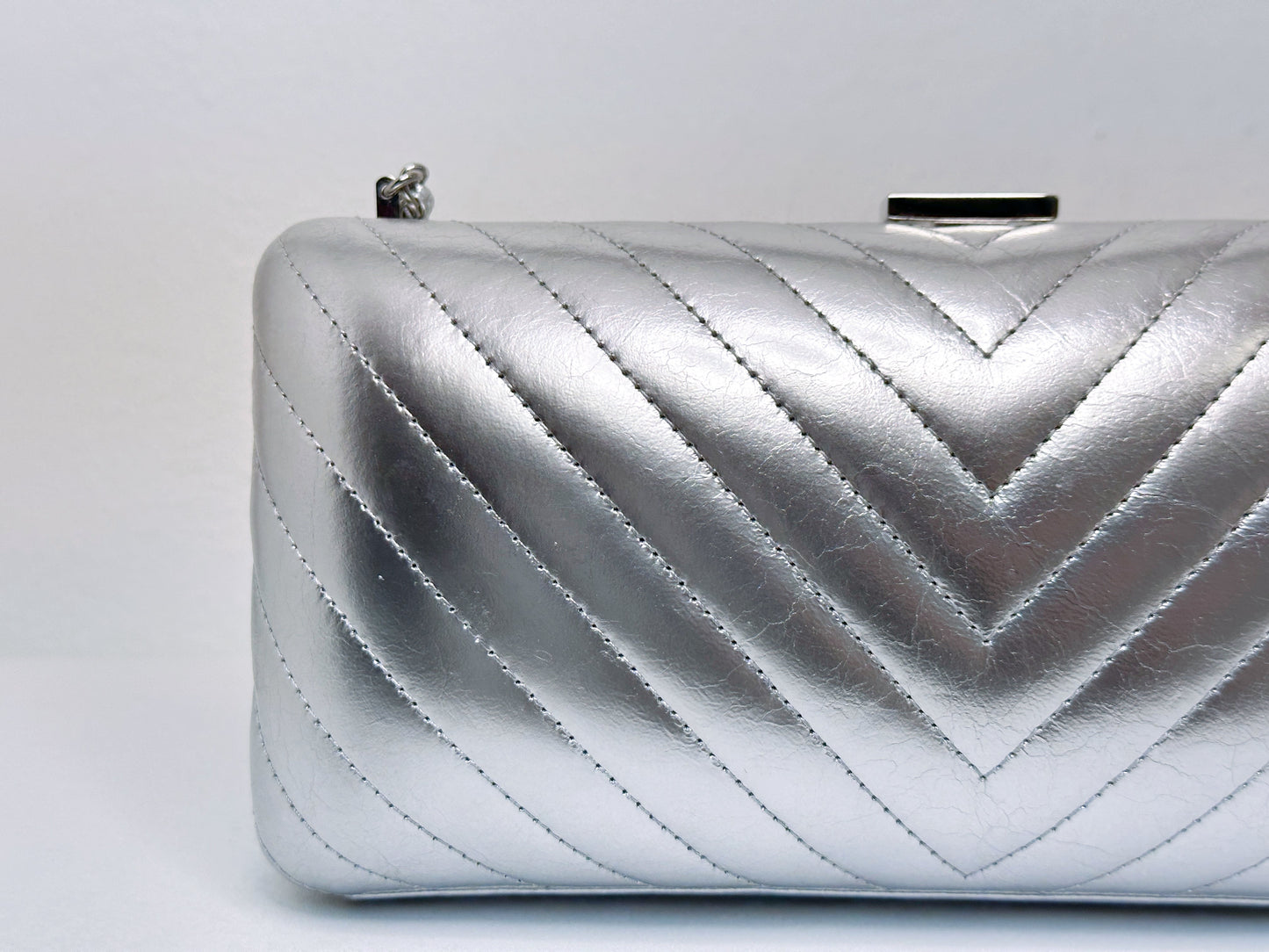 Chanel Silver Chain Fringe Leather Clutch Bag Silvery 2572 holo