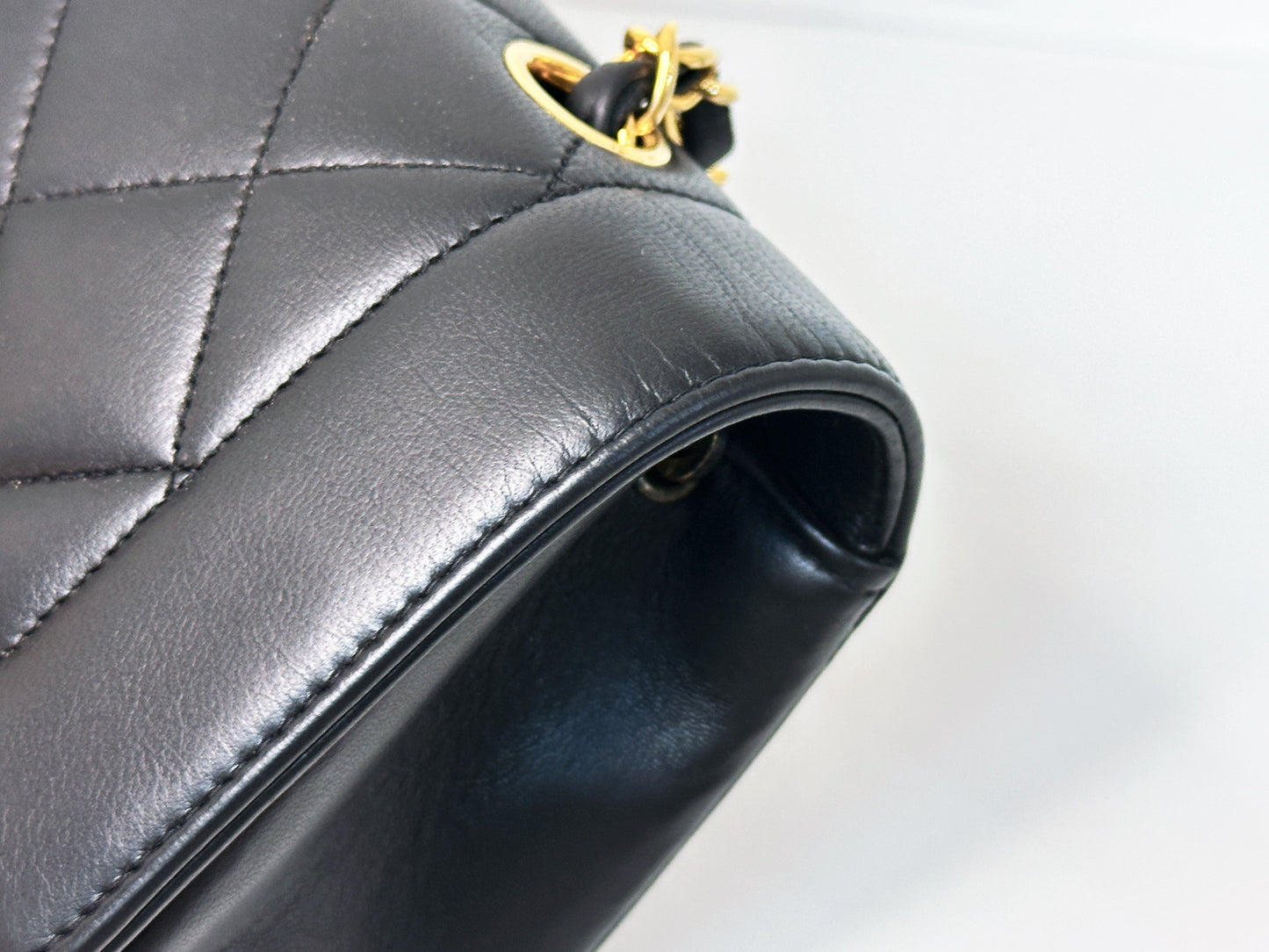 Chanel Vintage Quilted Diana Flap Bag Black Lambskin 3266 holo