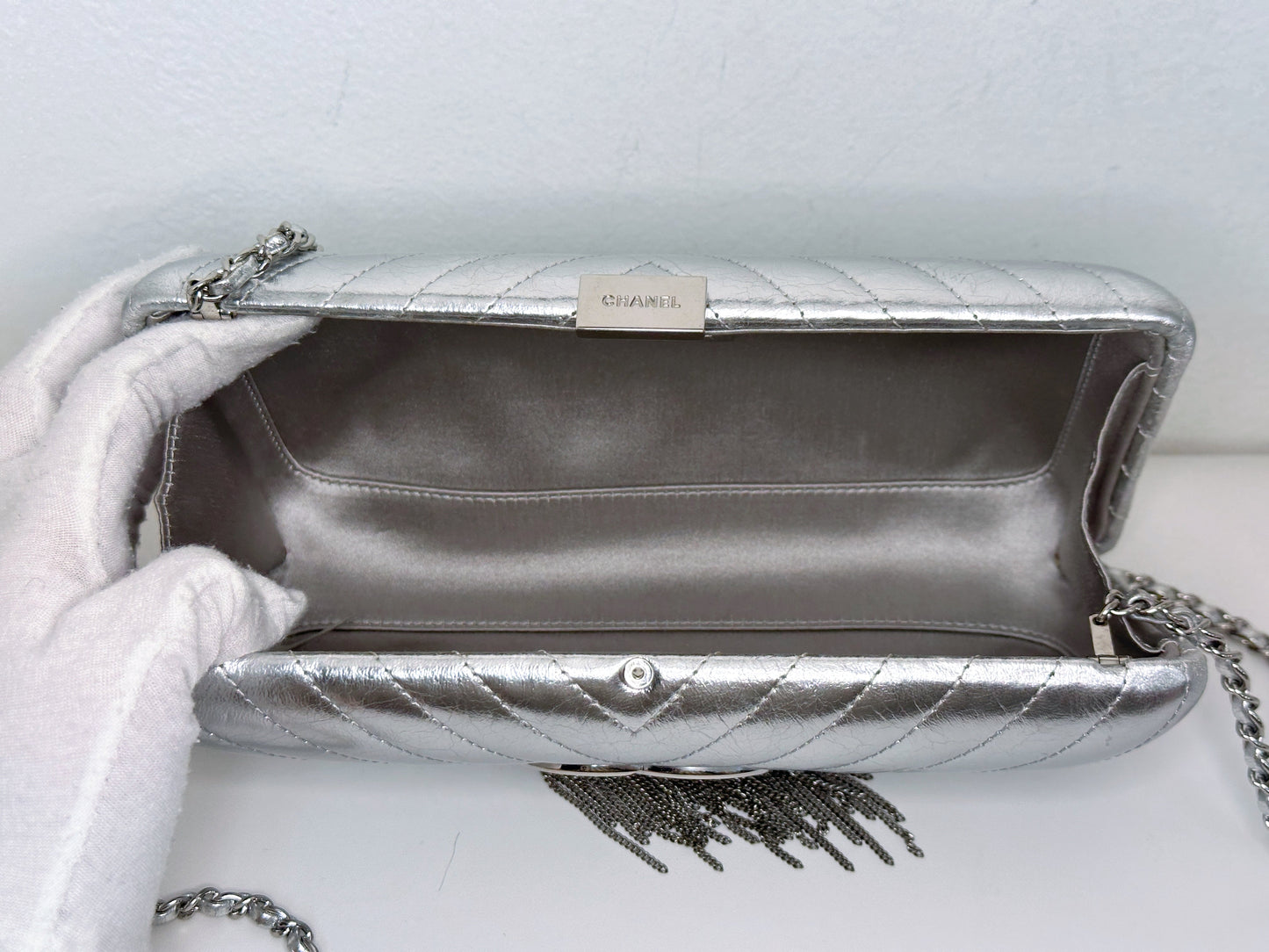 Chanel Silver Chain Fringe Leather Clutch Bag Silvery 2572 holo