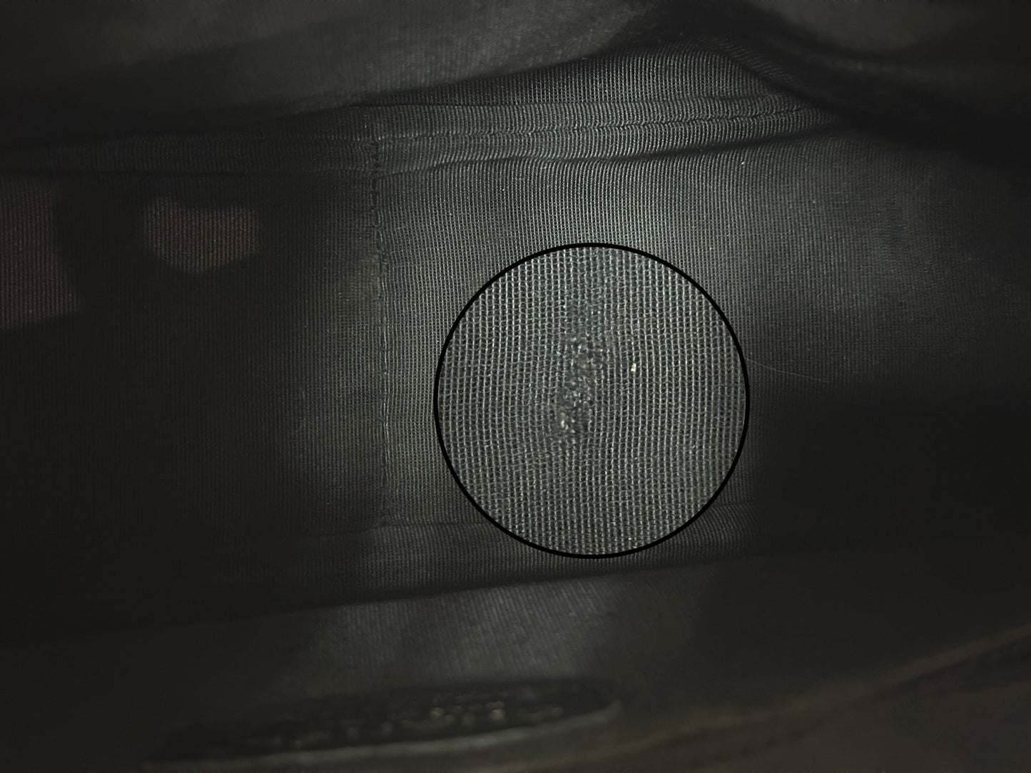 Chanel Black Quilted Caviar CC Logo Chain Shoulder Bag holo 8438